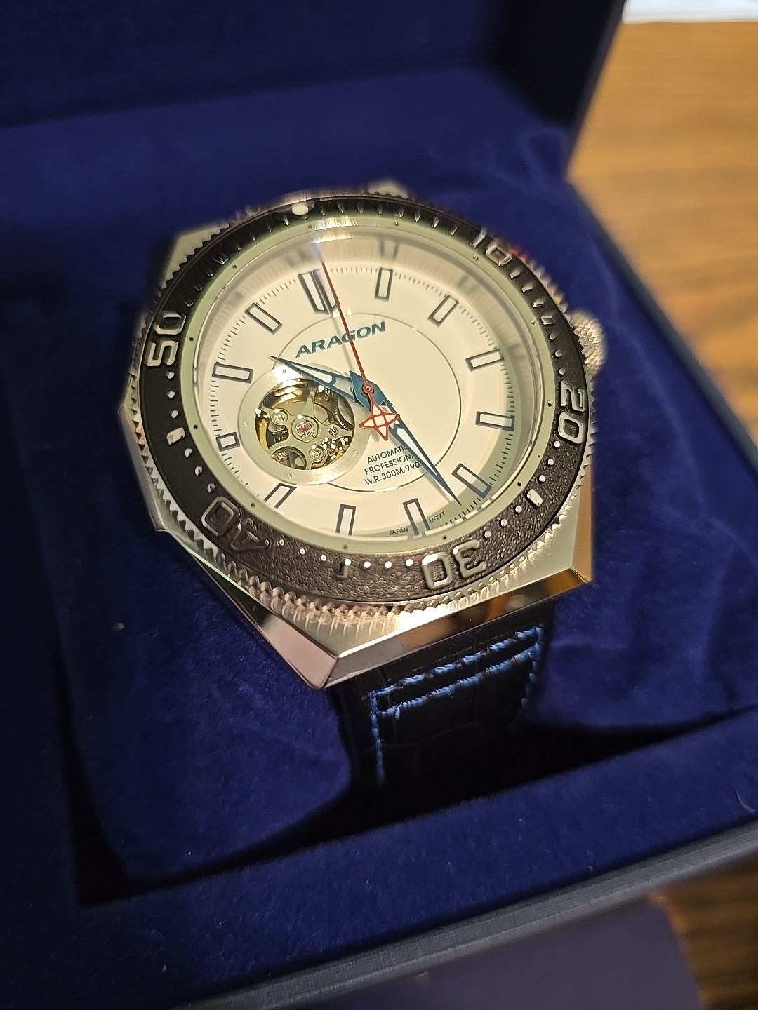 Mint Aragon DF-47 A383WHT Lume Dial NH38A Open Heart Automatic Bonus Bumblebee++