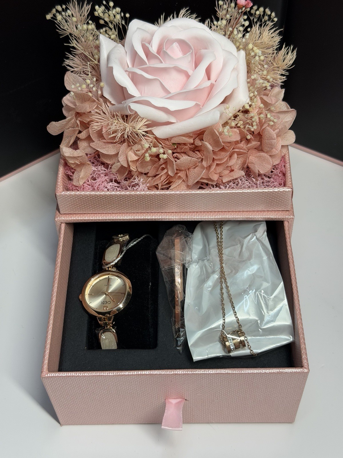Gedi Women’s Watch Rose Gold Tone Oval Bracelet Necklace Pendant New Battery