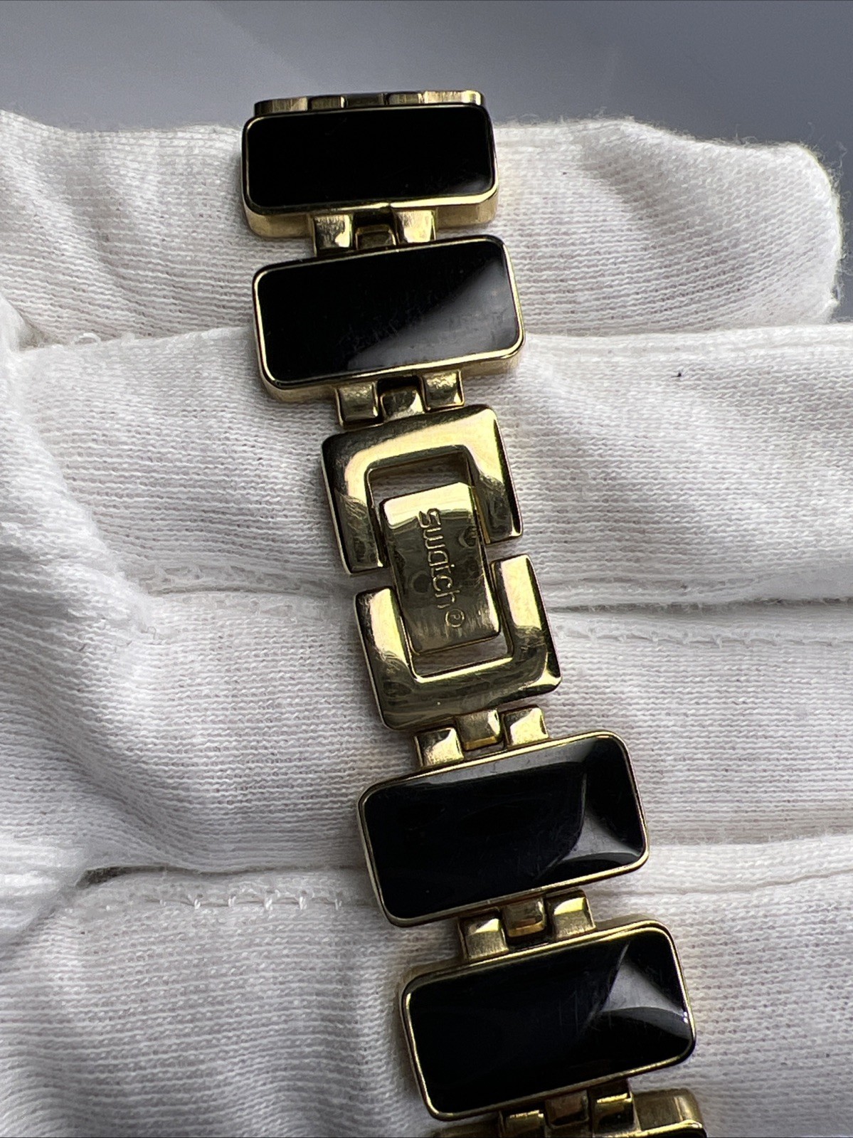 Swatch Square Watch SUBM104G AG2006 Luxotric Gold Tone & Black Quartz Watch
