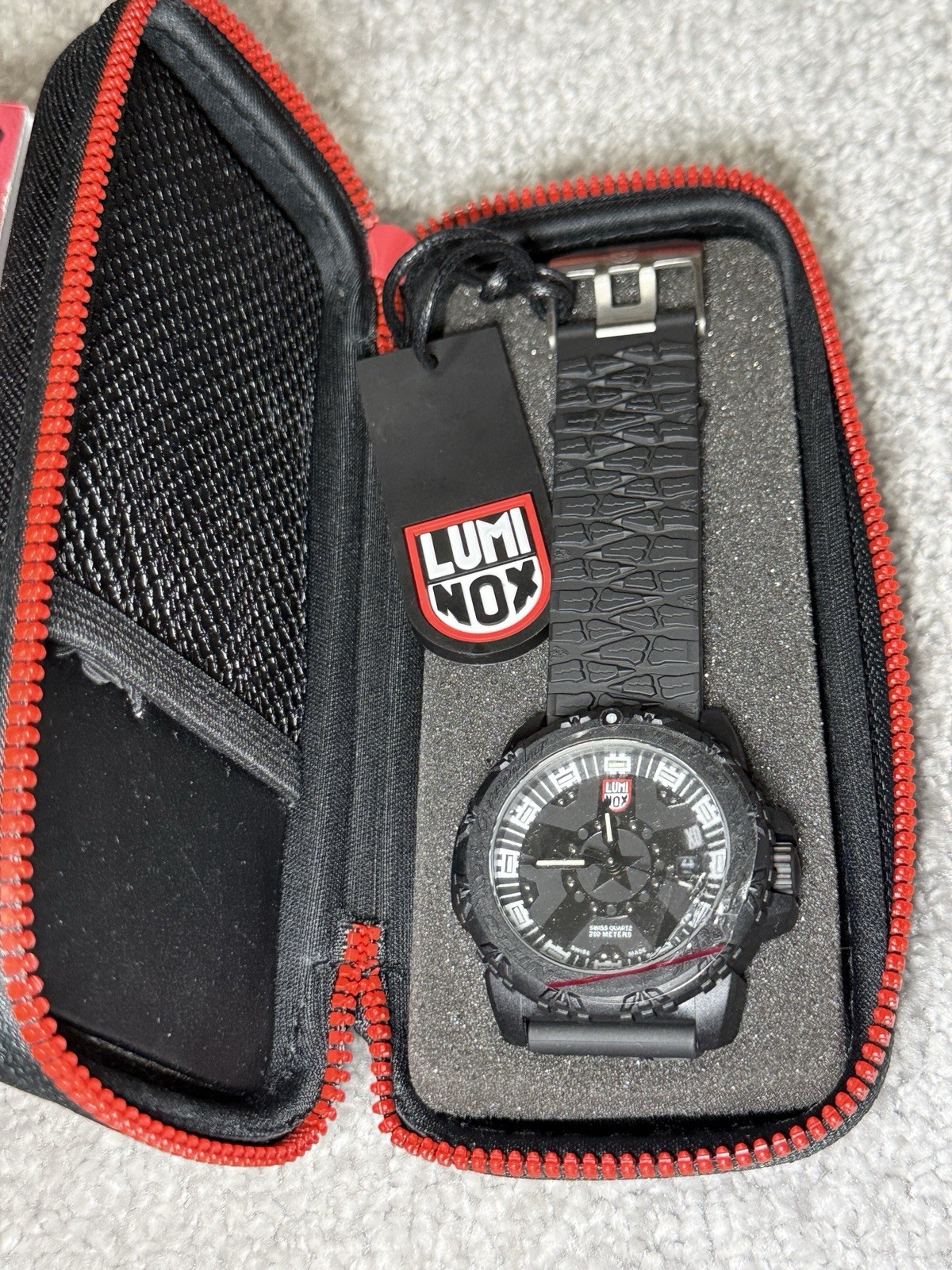 2013 LUMINOX NITTO XD SERIES BLACK STAR DATE CARBON RUBBER MEN NEW NEEDS BATTERY