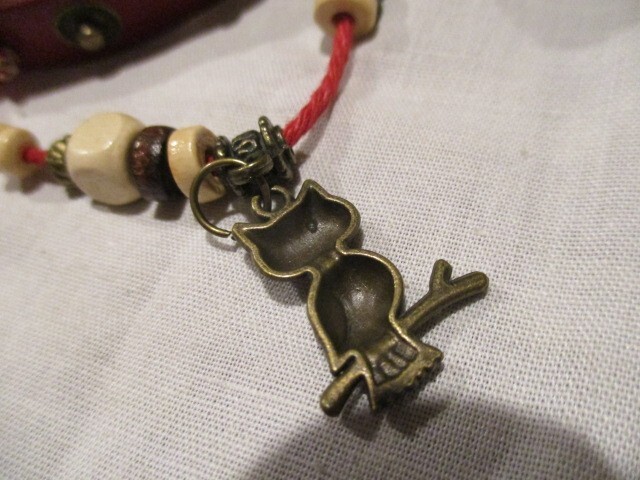 UNBRANDED Vintage Bracelet Watch w/Faux Red Leather Snap Closure Brass Owl 8.5″L