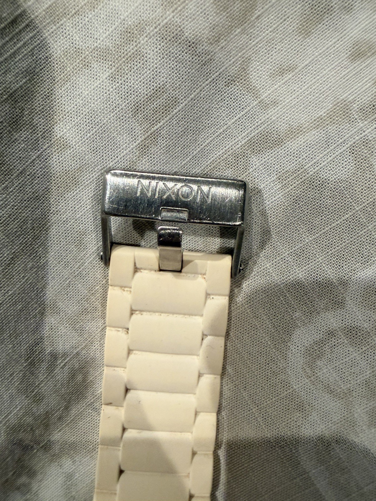 NIXON “YES, IT’S REAL” THE RUBBER PLAYER 45mm WR 100m White St. Steel Watch