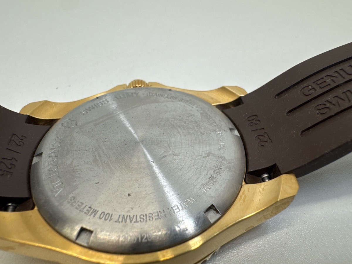 VICTORINOX MAVERICK 241605 *NEEDS NEW BATTERY* (P06028348)