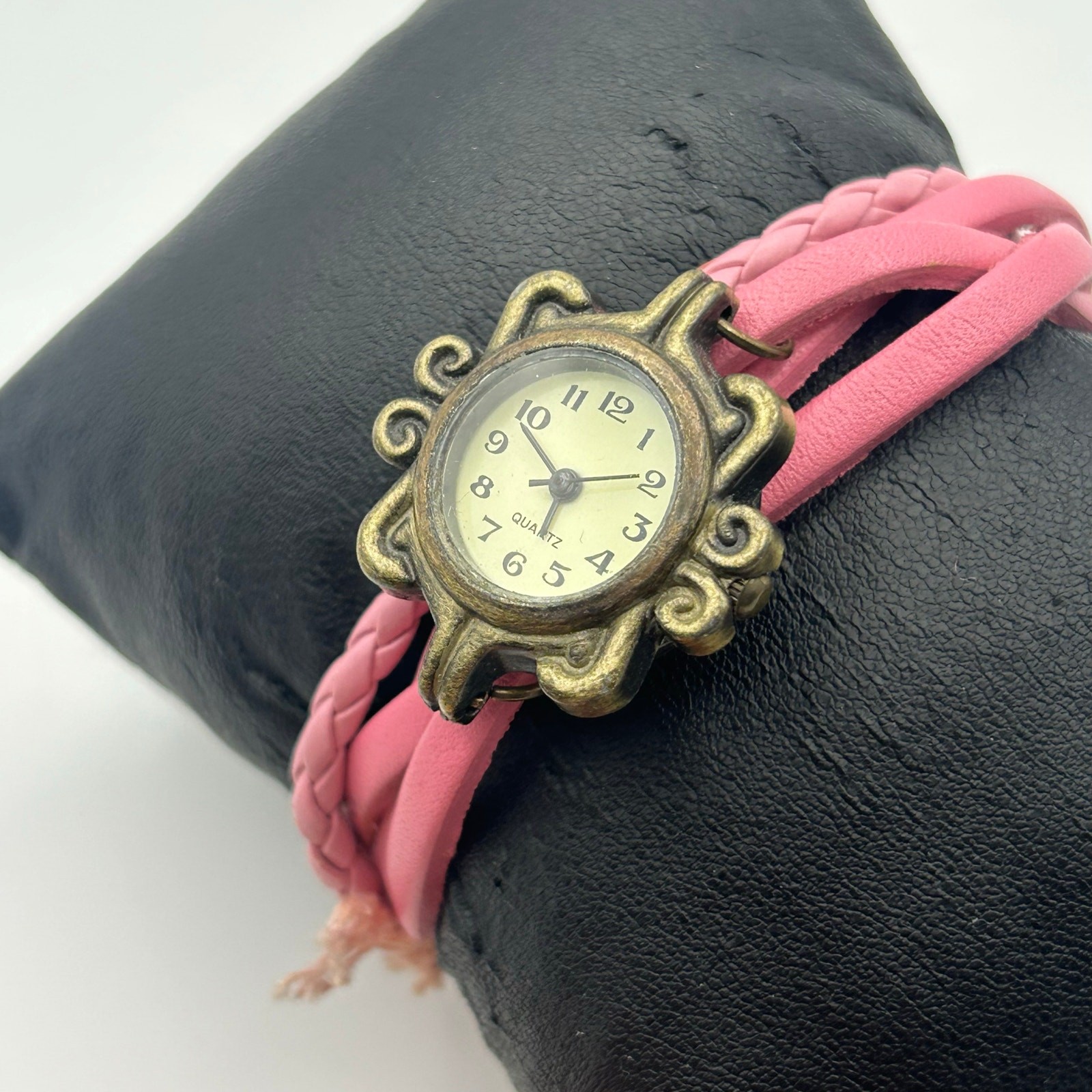Boho Women’s Analog Watch Bracelet Pink Snap Band Working New Battery