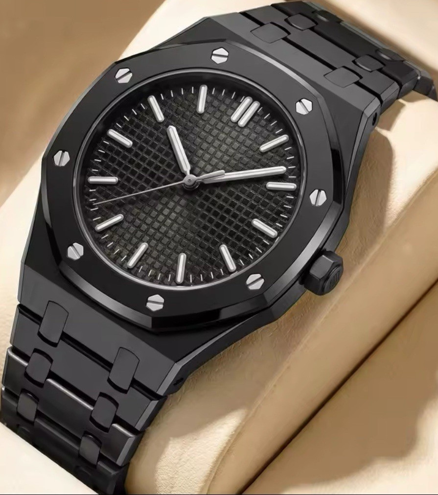 Men’s Analog Wristwatch Black Tapisserie Dial Octagon Bezel Metal Bracelet