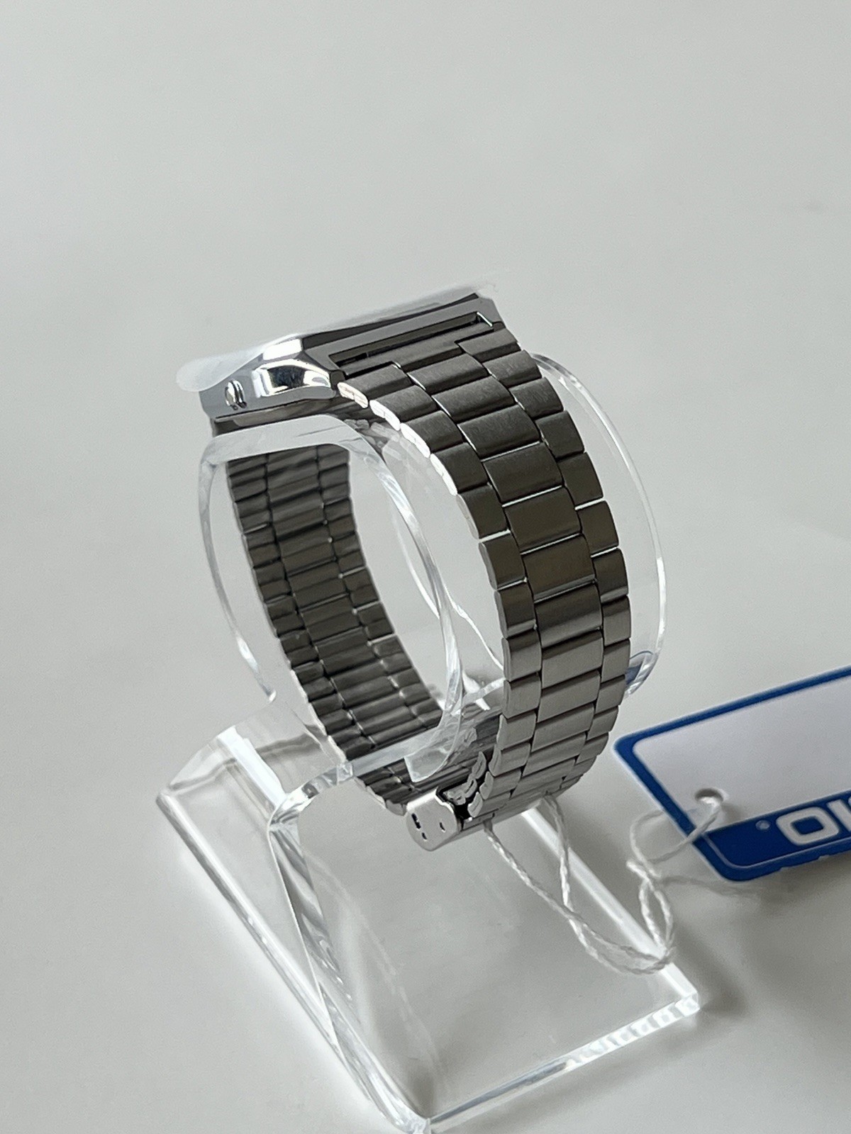 Casio AQ-230A-7DMQ Silver Resin Case with Silver Stainless Steel Band, Unisex…
