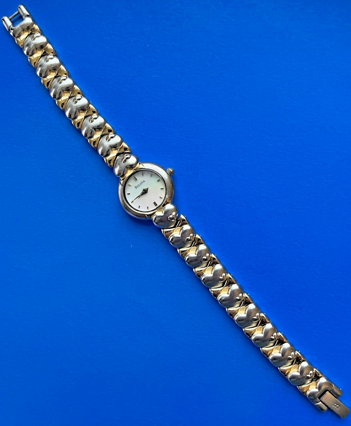 BULOVA Hearts Watch Women’s Pearl Dial *** NEEDS BATTERY *** Beautiful design