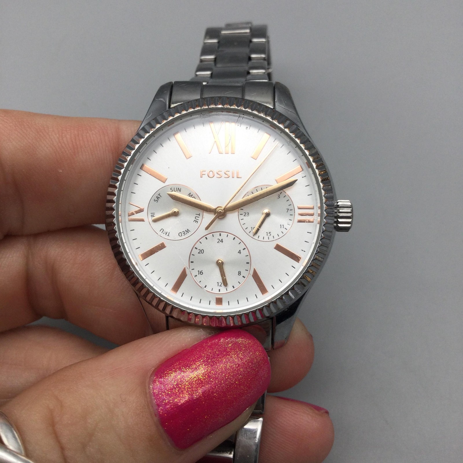 Fossil Rye BQ3590 Womens Watch 35mm Silver Tone Day Date New Battery 7″