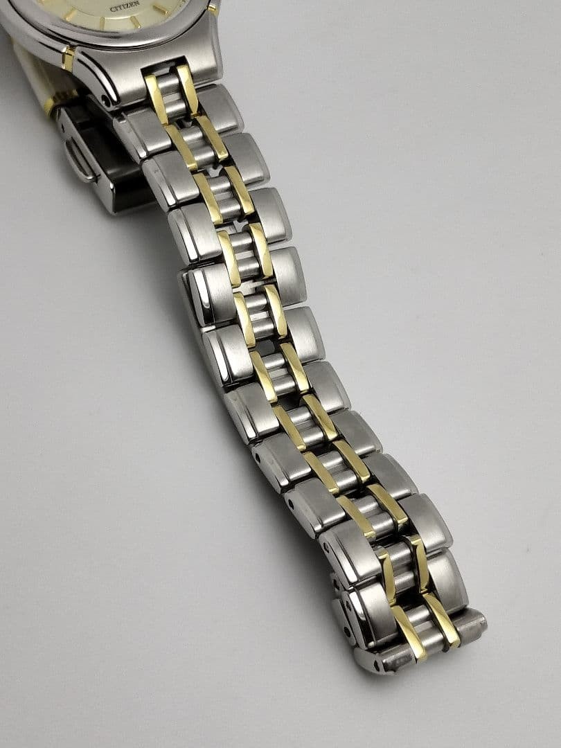Brand new Citizen Exceed year difference quartz new 3330 for women