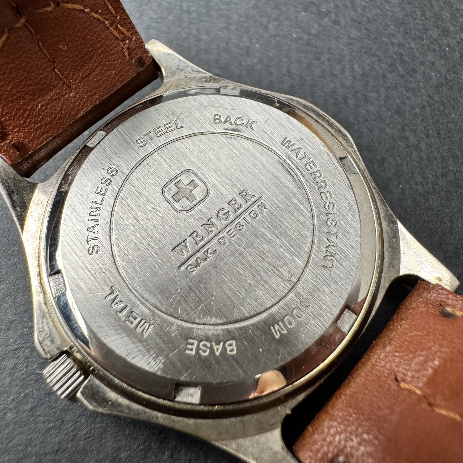 MENS WEGNER S.A.K. DESIGN “MORTON BUILDINGS” WRIST WATCH Silver Tone Size 37mm
