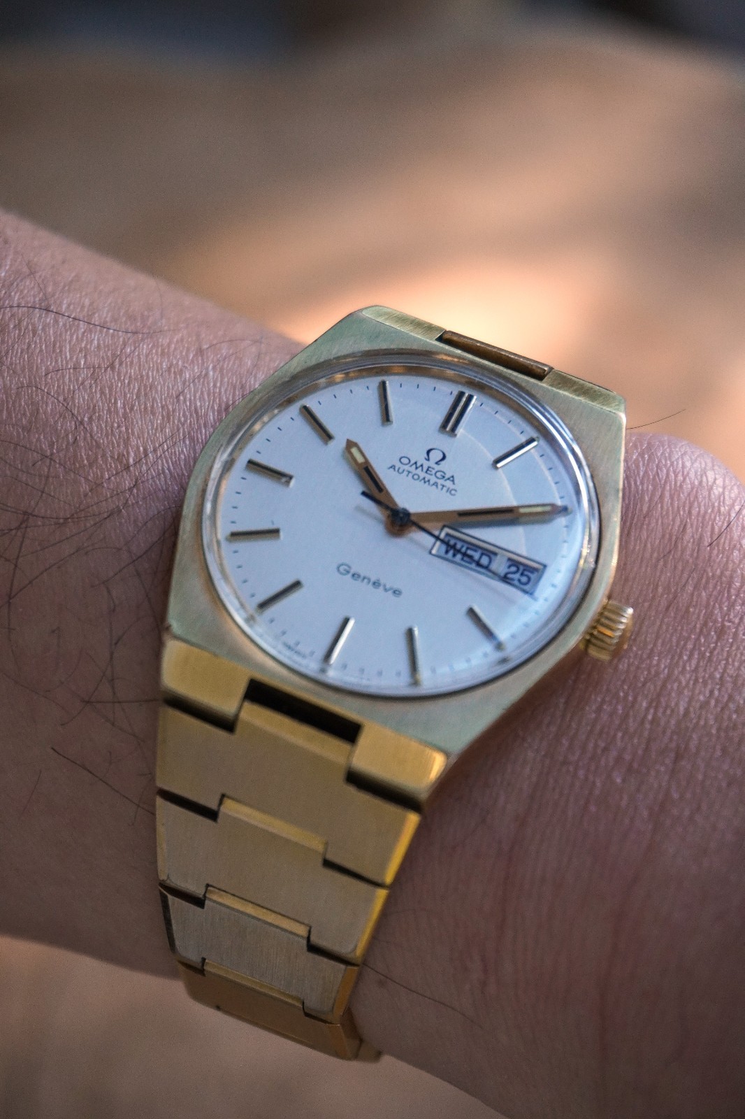 Vintage Omega Geneve Automatic Day Date Gold Plated Integrated Watch 166.0125