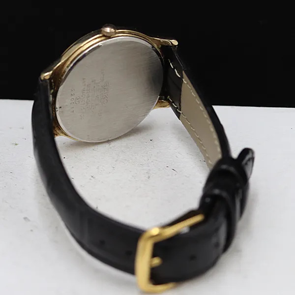 Working condition, excellent condition Seiko Spirit 5E32-6A3A Date Ivory Dial Qu