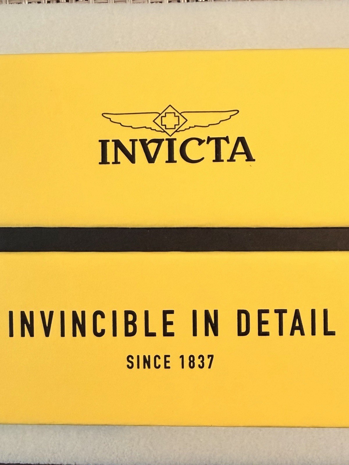 Invicta Pro Diver Men’s Quartz 100m Diver Gold Dial Blue Bezel Mesh Date