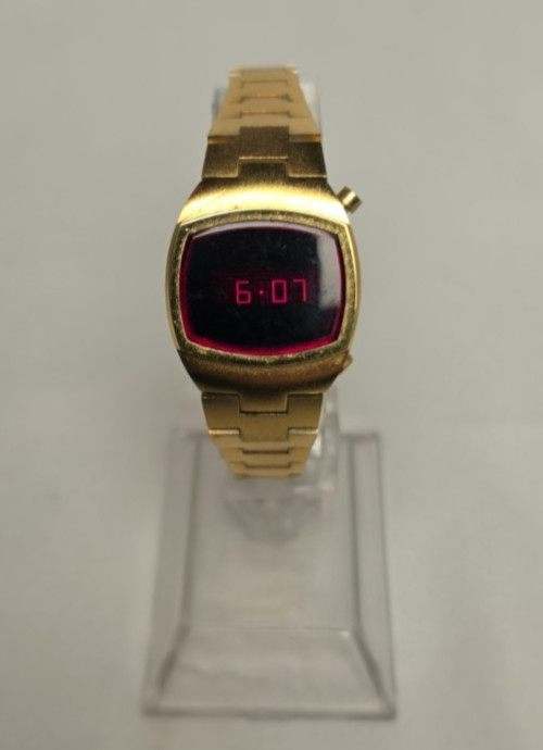 RARE Vintage Ladies Wittman LED Watch – Gold Tone 1970s Retro-Futuristic Digital