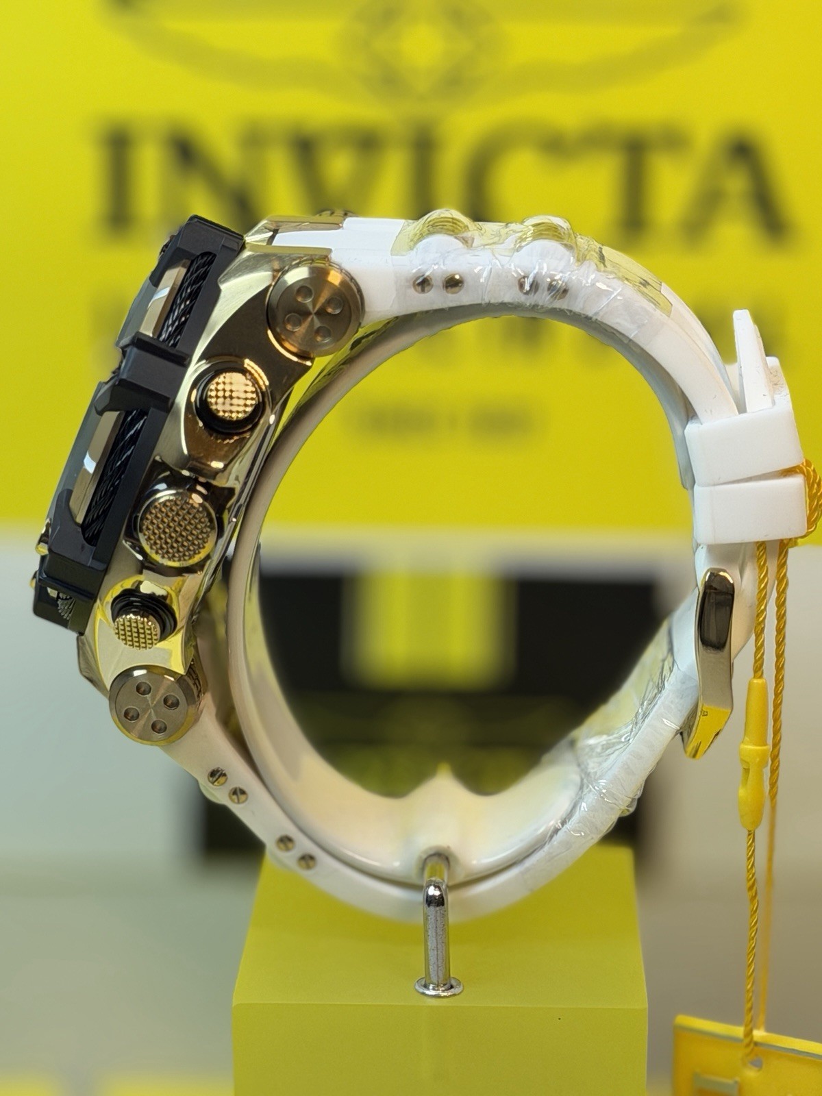 Invicta Bolt Surge Men’s 52mm, White Silicone Gold Chronograph Watch! SHARP!!