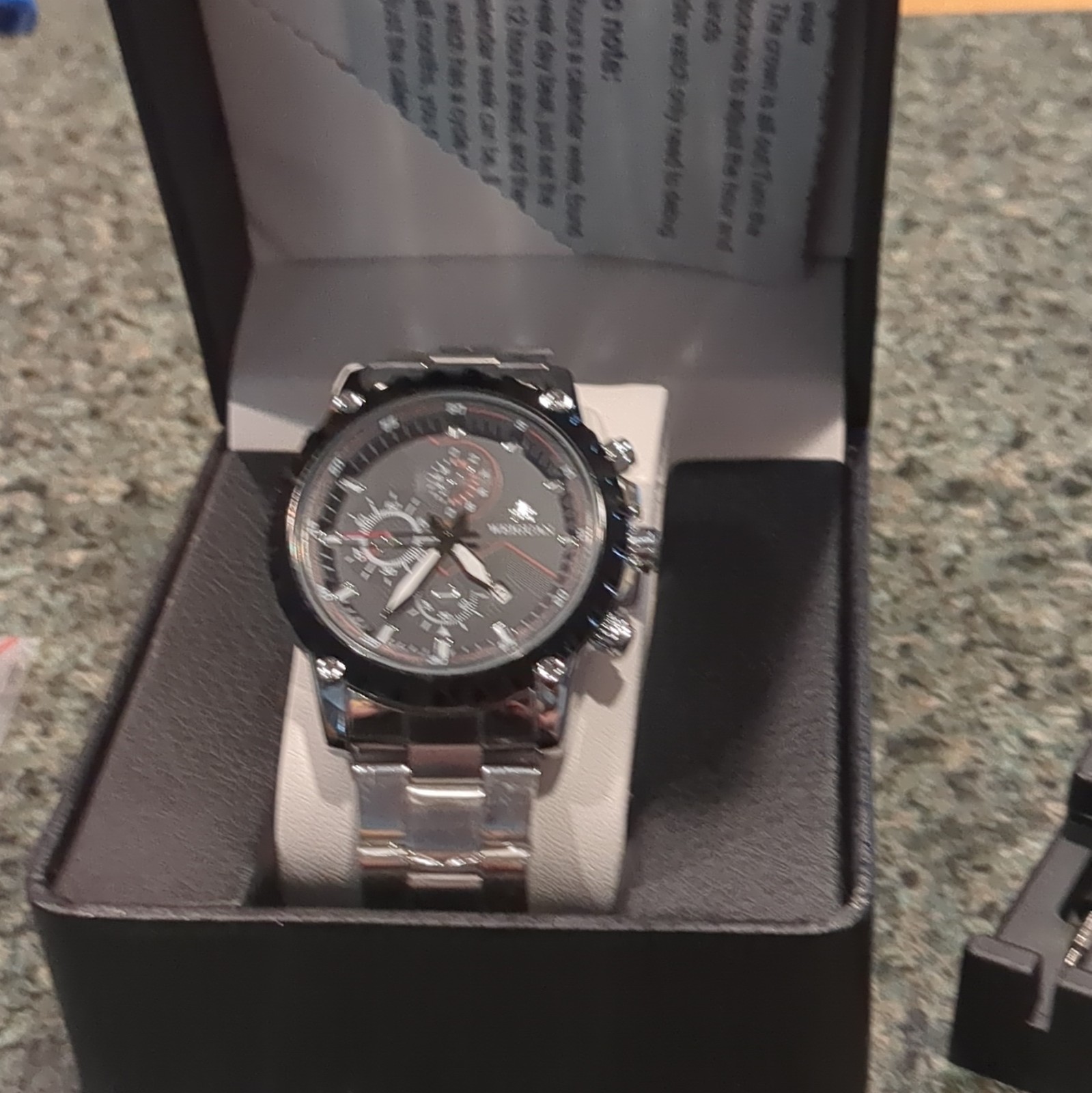WEIGUAN Men’s Quartz Date Black/Red Dial Silver SS Bracelet 44-47.9mm w/ Box