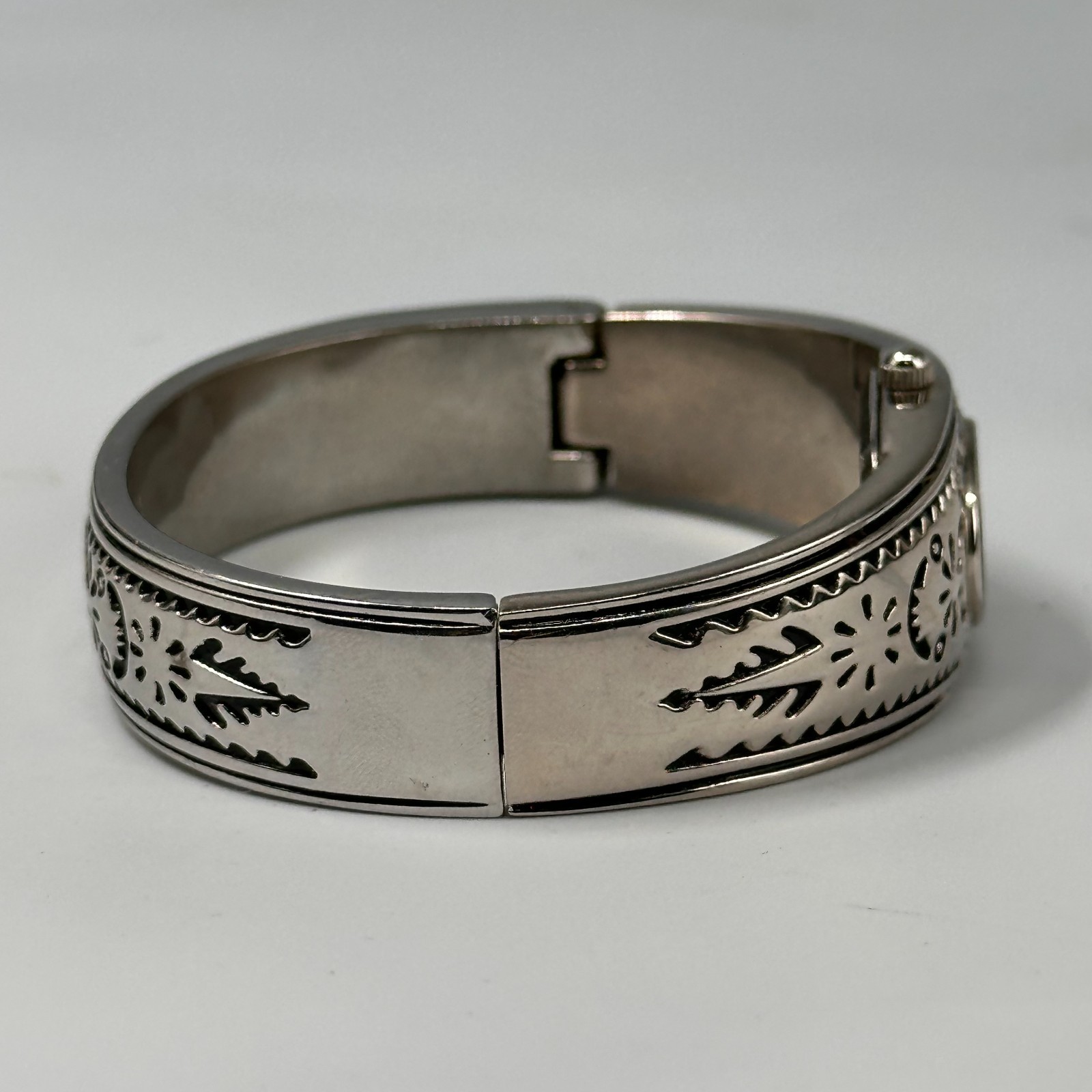 Studio Time Watch Women Silver Tone Etched Filigree Band New Battery 6.75″