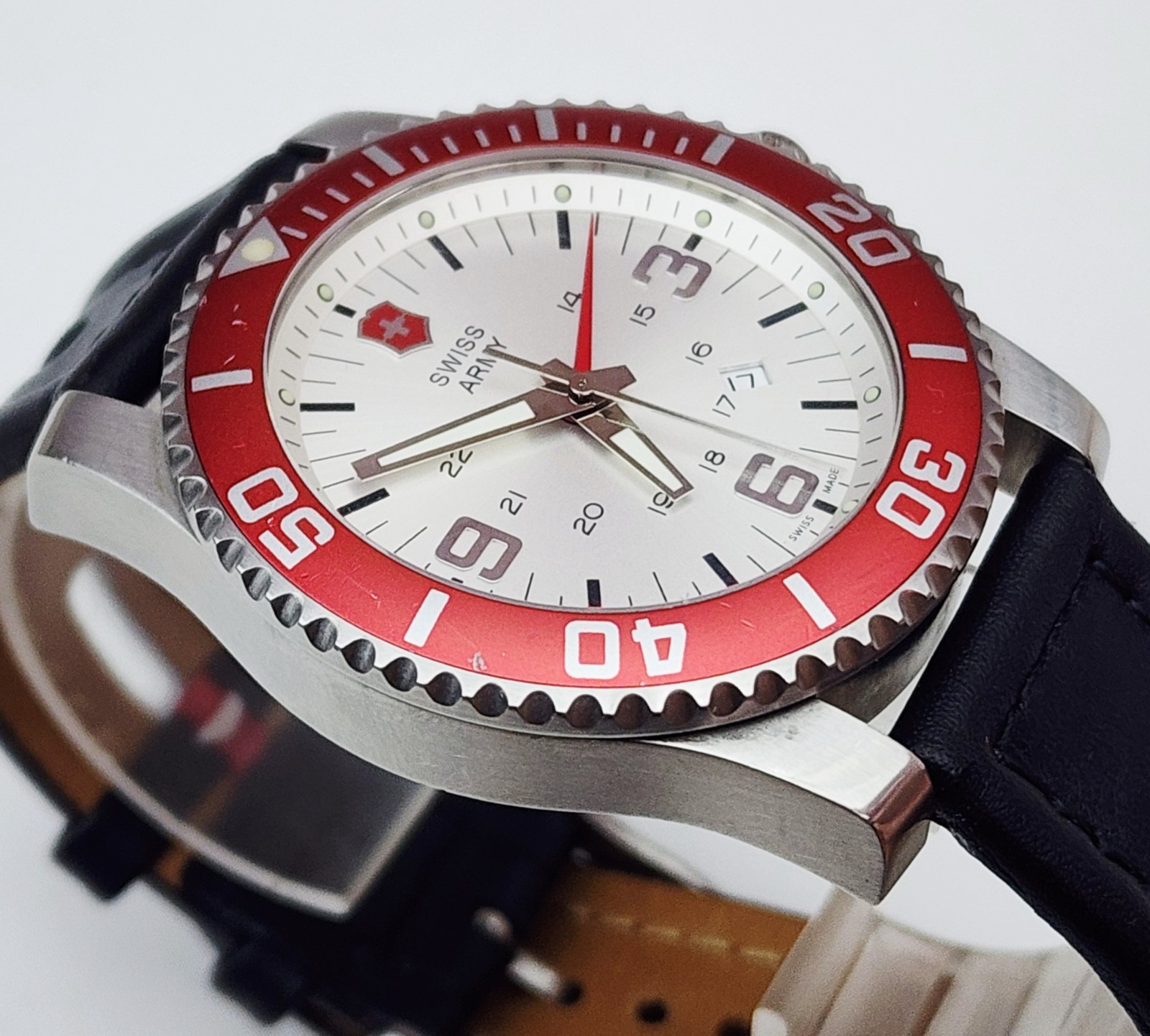 Men’s SWISS ALARM Watch VICTORINOX SWISS ARMY “Maverick II” 24141