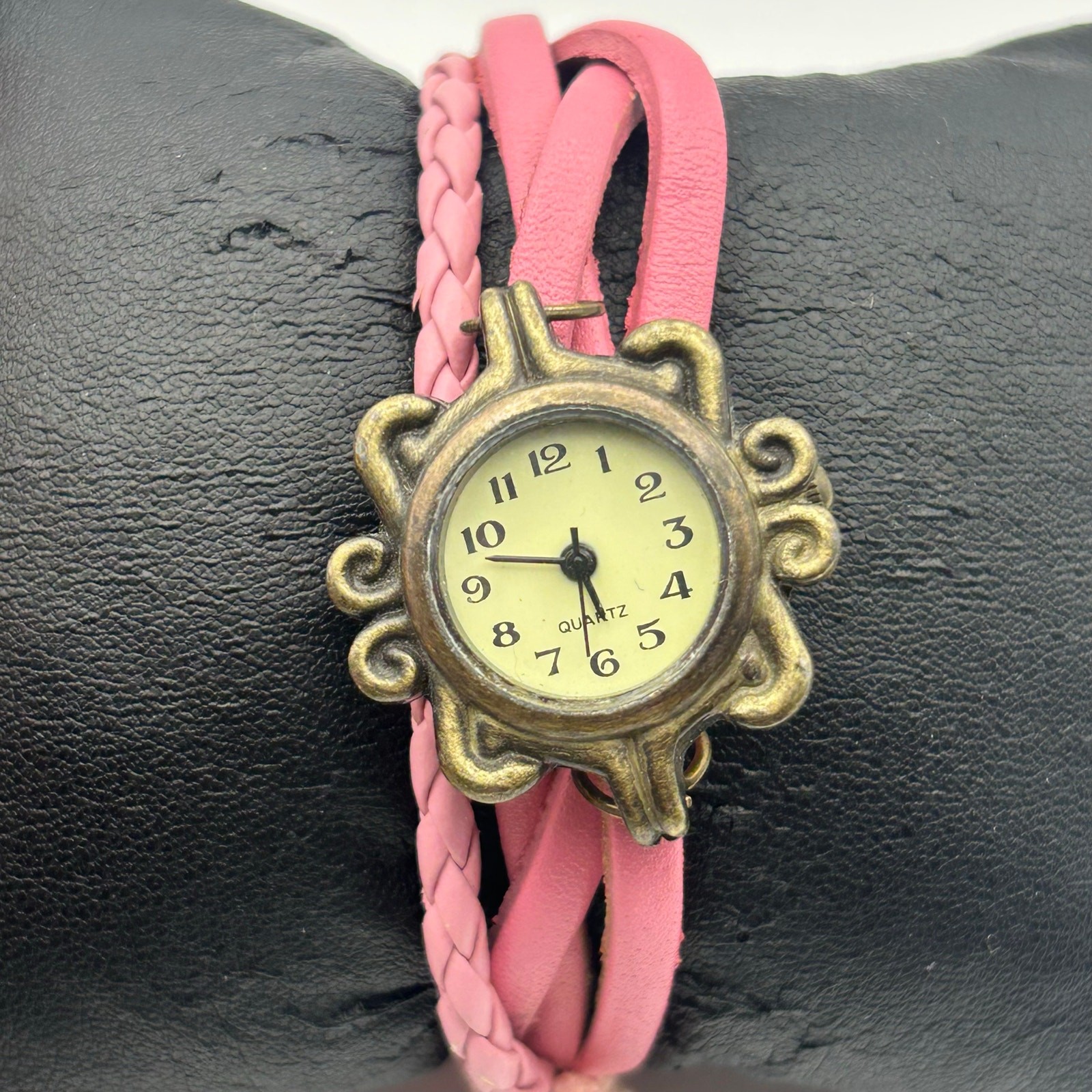 Boho Women’s Analog Watch Bracelet Pink Snap Band Working New Battery