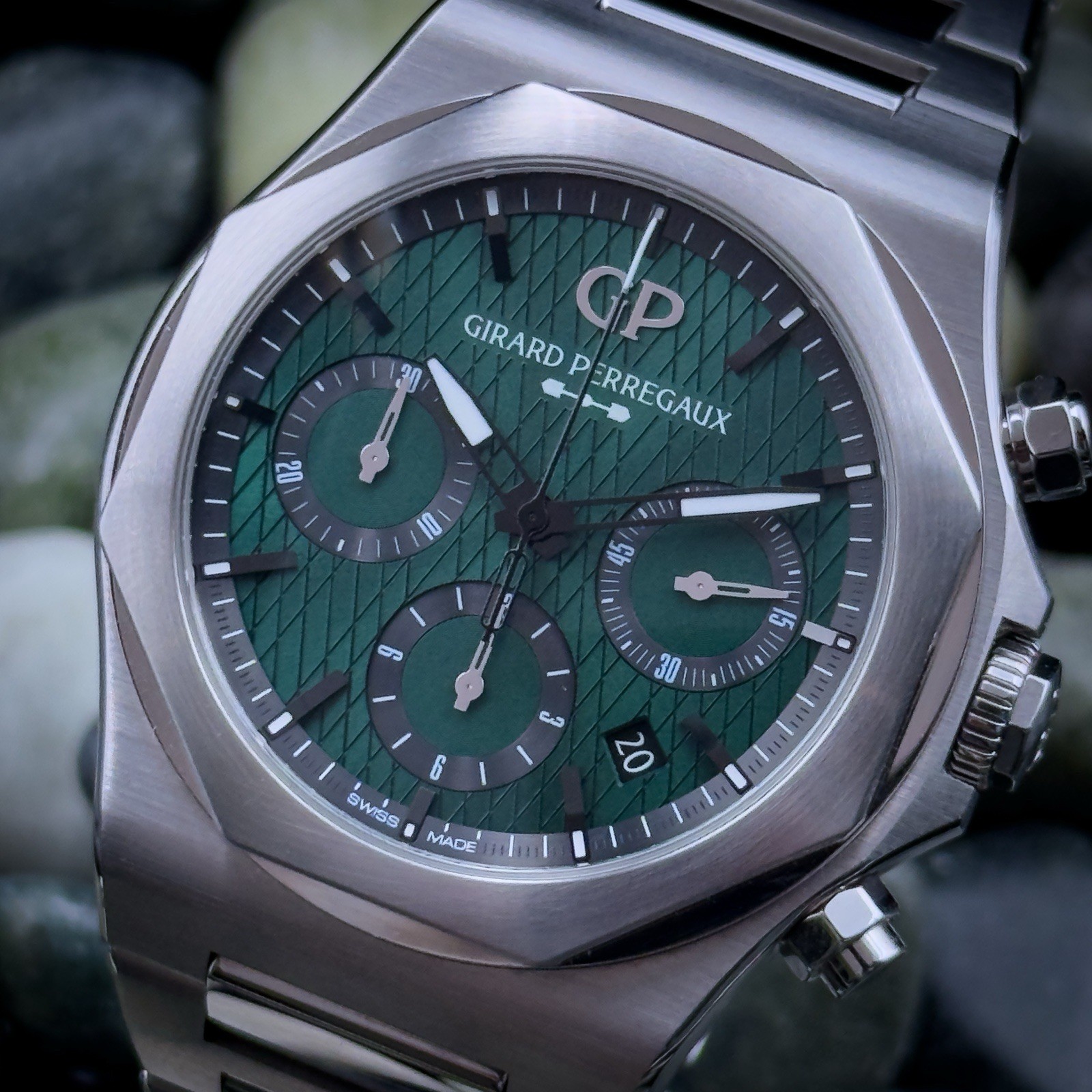 Girard Perregaux Lareato 1/188 Aston Martin Edtion Chronograph 81020-11-001-11A