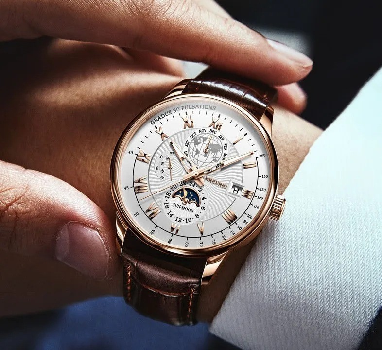 Men’s Business Quartz Watch With Round Dial And Imitation Leather Strap Featurin