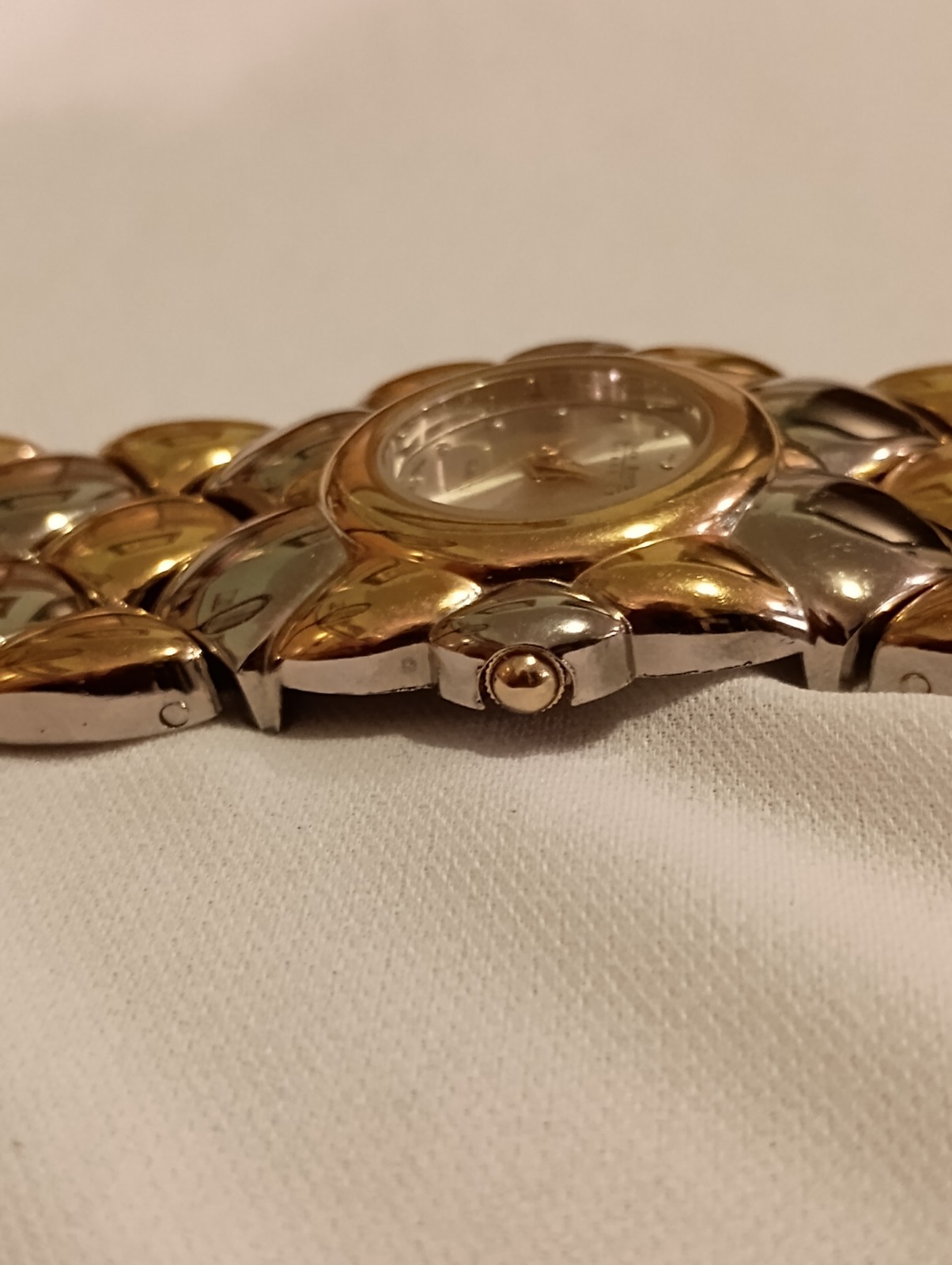 Vintage Joan Rivers Classics Two-toned Wide Band Chunky Quartz Watch! Fabulous!!