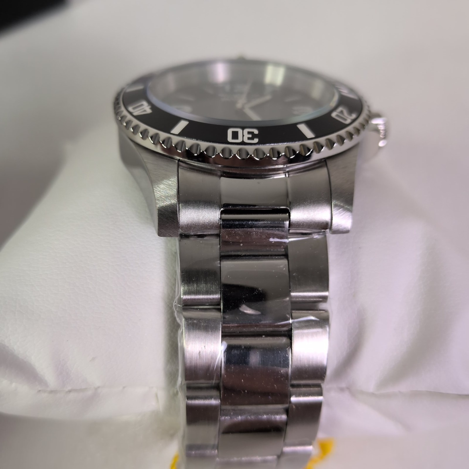 Invicta Specialty Rowan (Model 49335) – 40mm Men’s Watch w/ Black Dial – NEW