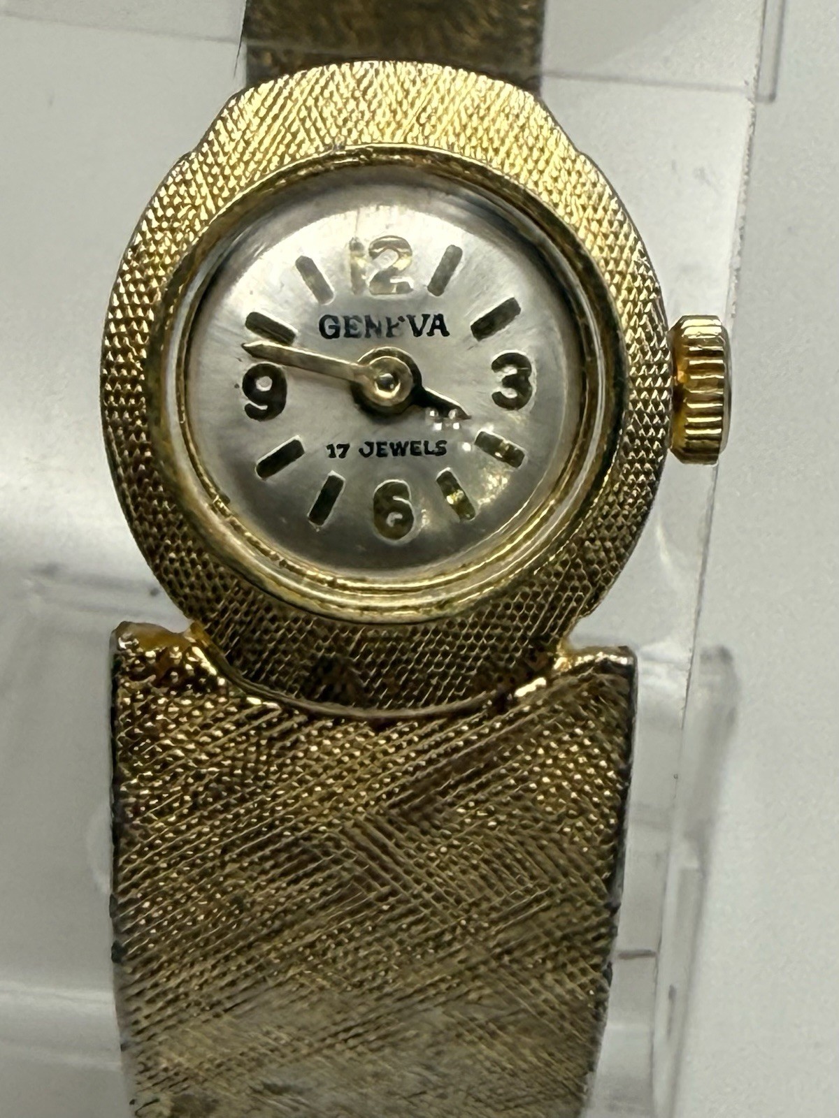 Womens Geneva Manual Mechanical 17 Jewels Gold Tone Bangle Silver Dial Watch