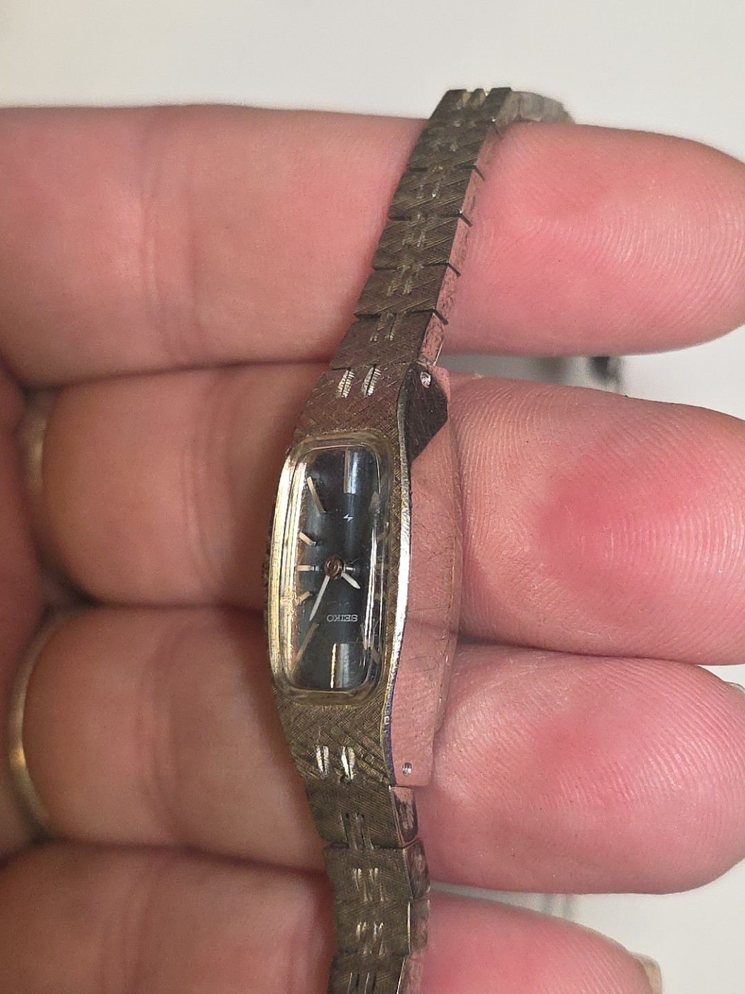 Seiko Blue Dial Mechanical Watch 14mm Case 6.75″ Band 1520-3629 Working Vtg
