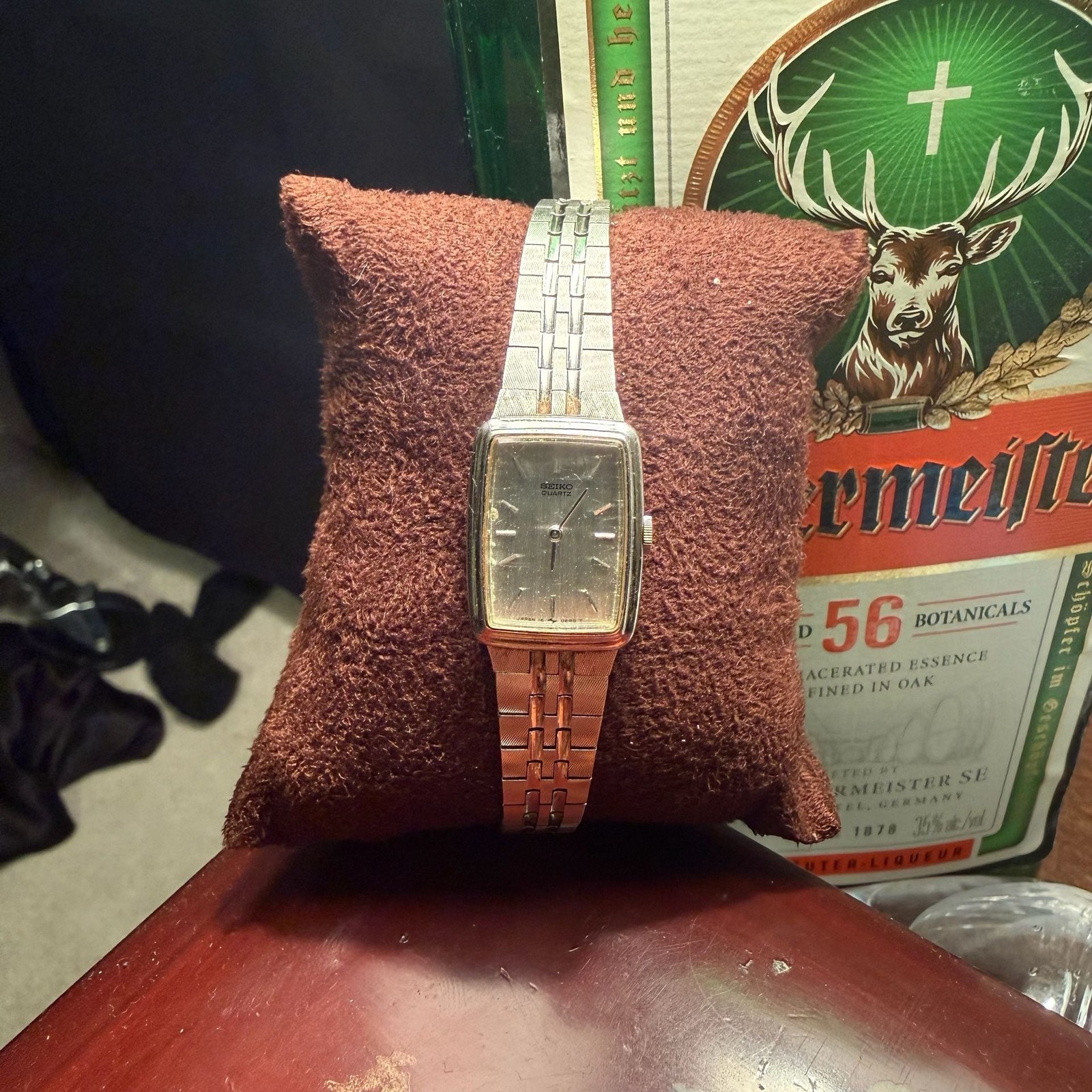 Vintage Seiko Quartz Women’s Rectangular Tank Watch with Silver-Tone Bracelet