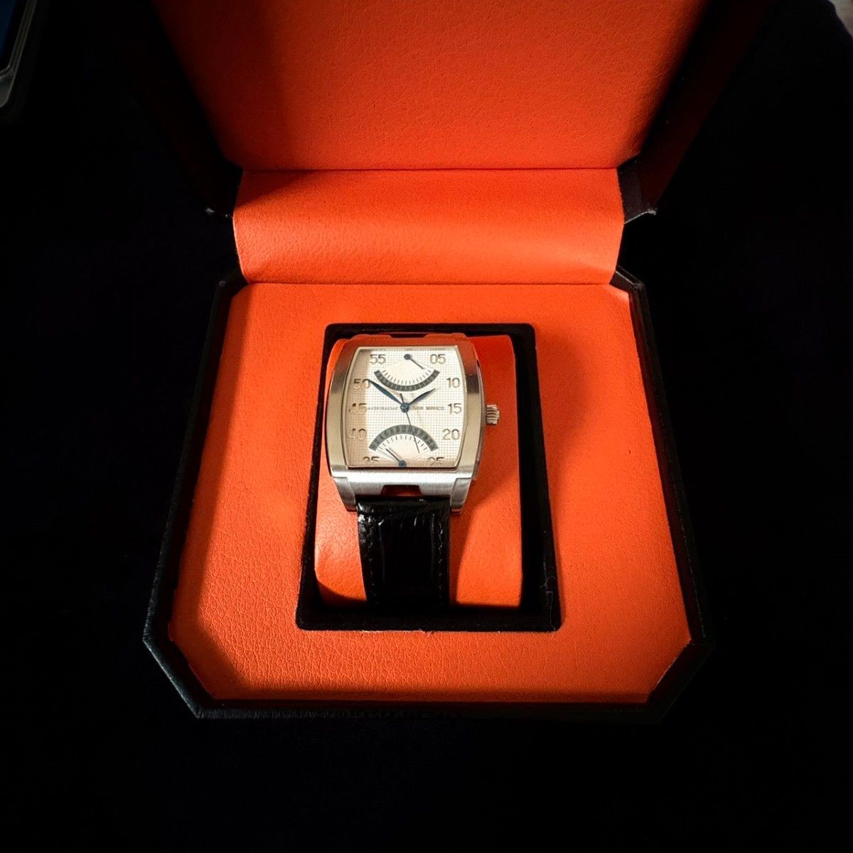 SAN MARCO retro classic tonneau-shaped men’s quartz watch. Stylish design.
