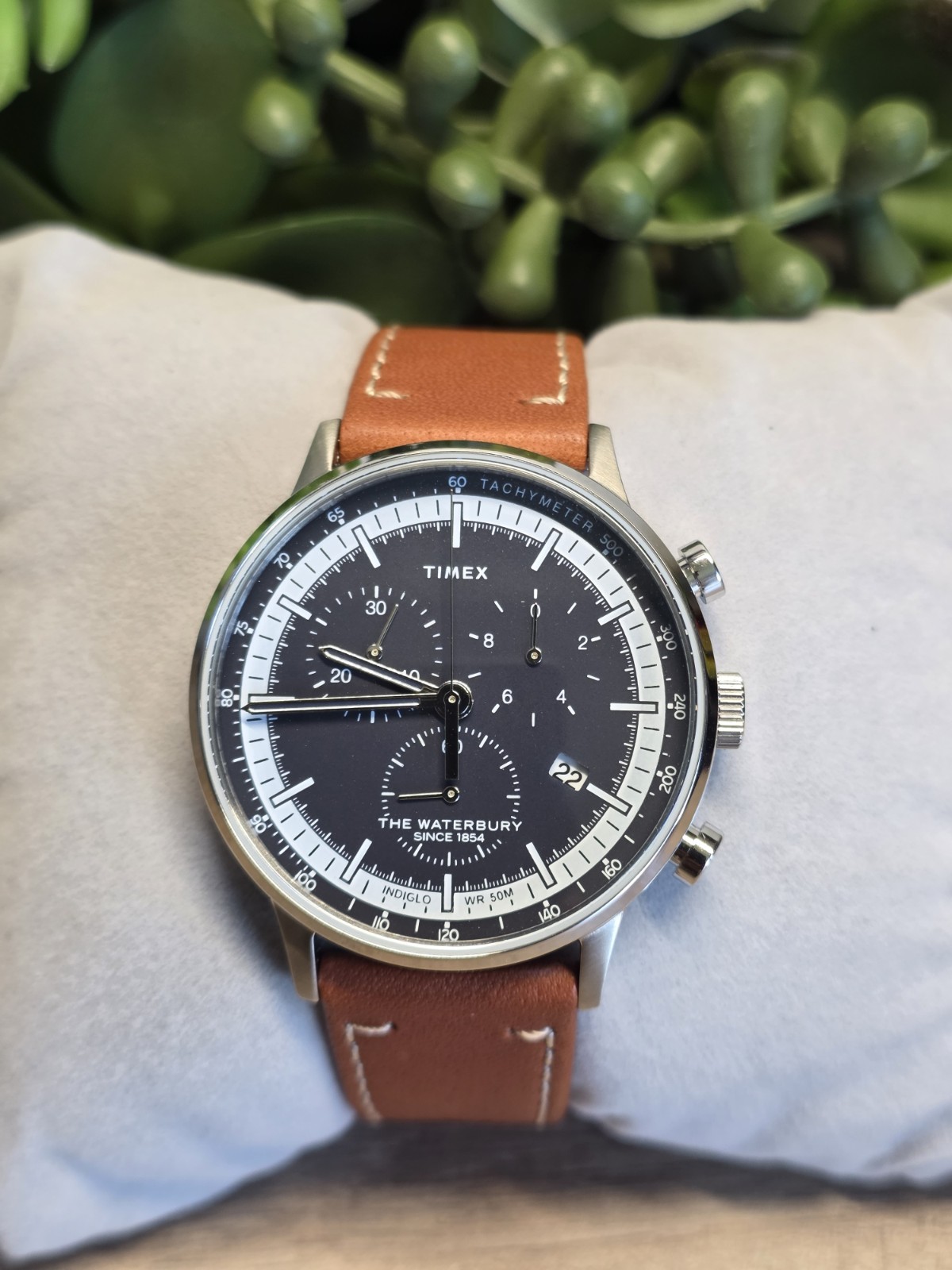 Timex Waterbury Chronograph Tachymeter Date Black Dial Brown Leather 40mm