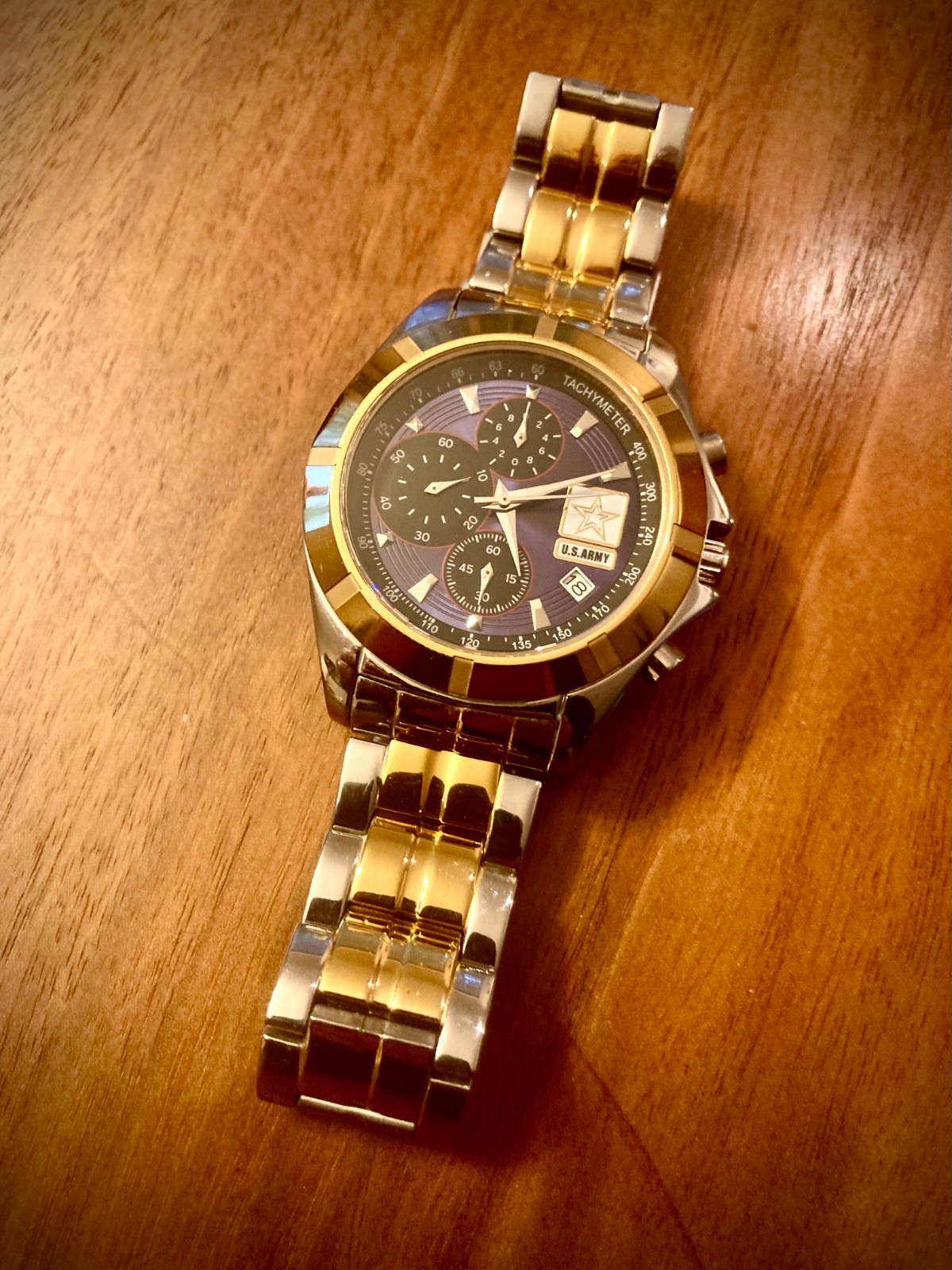 U.S. Army Limited Edition Chronograph #413/5000 – 2016 Full Set – COA & Wood Box