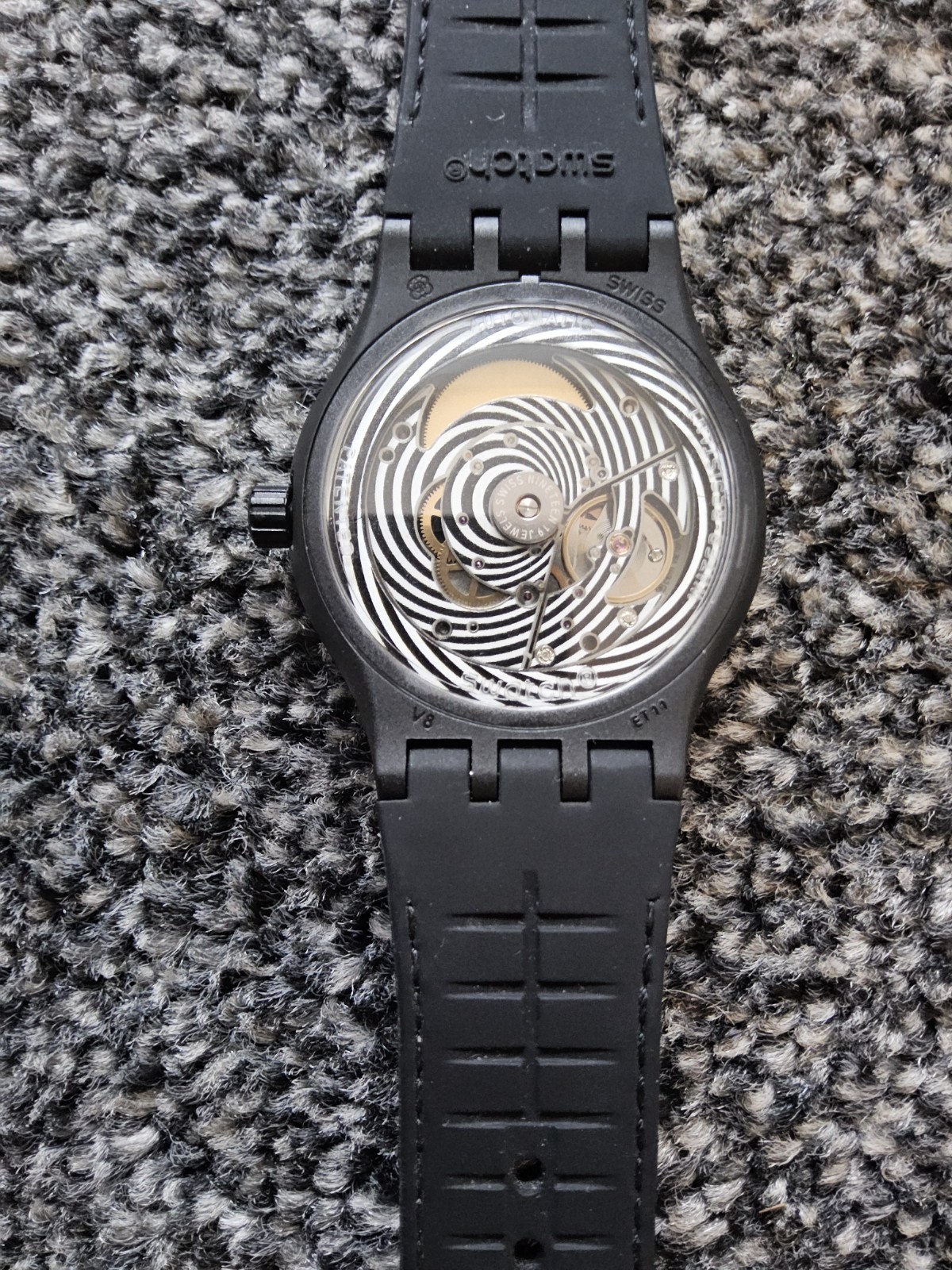 Swatch watch Sistem51 Automatic White Dial Unisex 42MM. Excellent. RRP £200