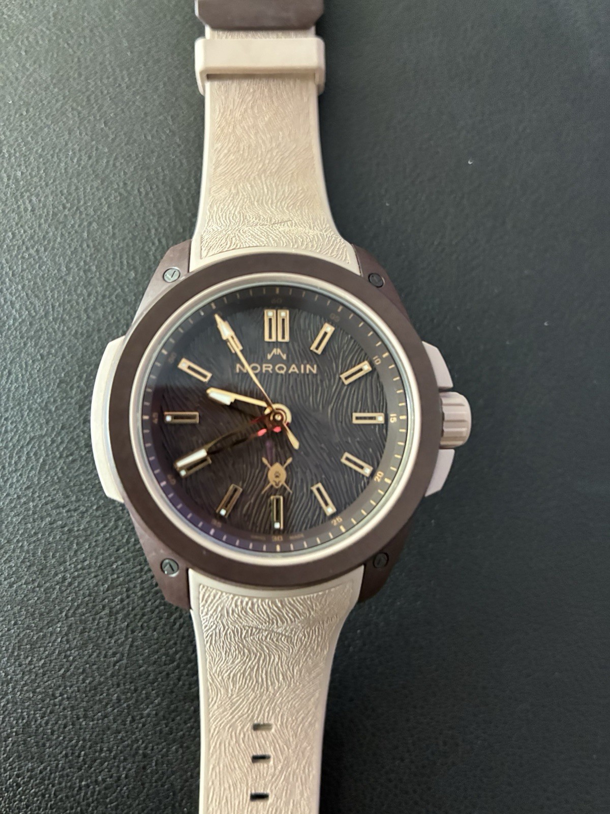 Norqain Wild One Hakuna Mipaka Men’s Watch 42mm NNQ3000QNX1LA/X001