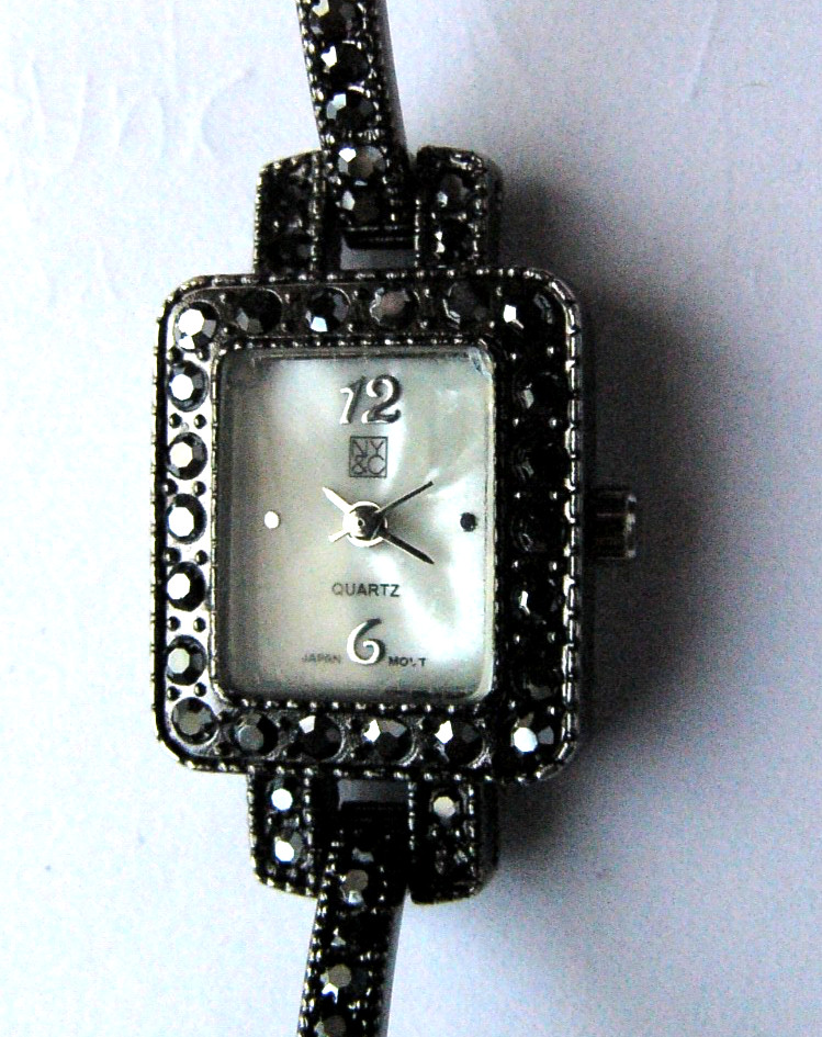 NY&C Black Crystals Inlay Quartz Analog Women’s Watch Sz. 6″ New Battery