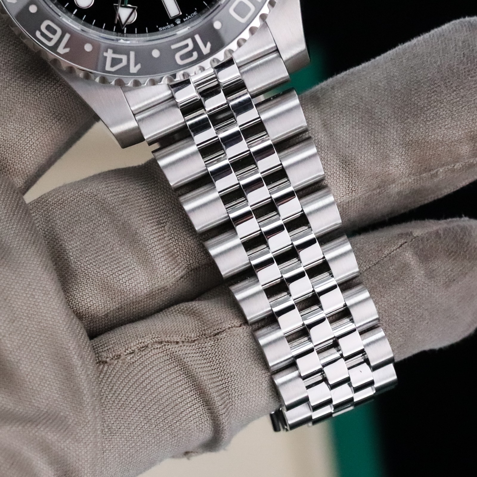 Rolex GMT-Master II [COMPLETE SET] 40mm Bruce Wayne Black Grey Bezel Jubilee