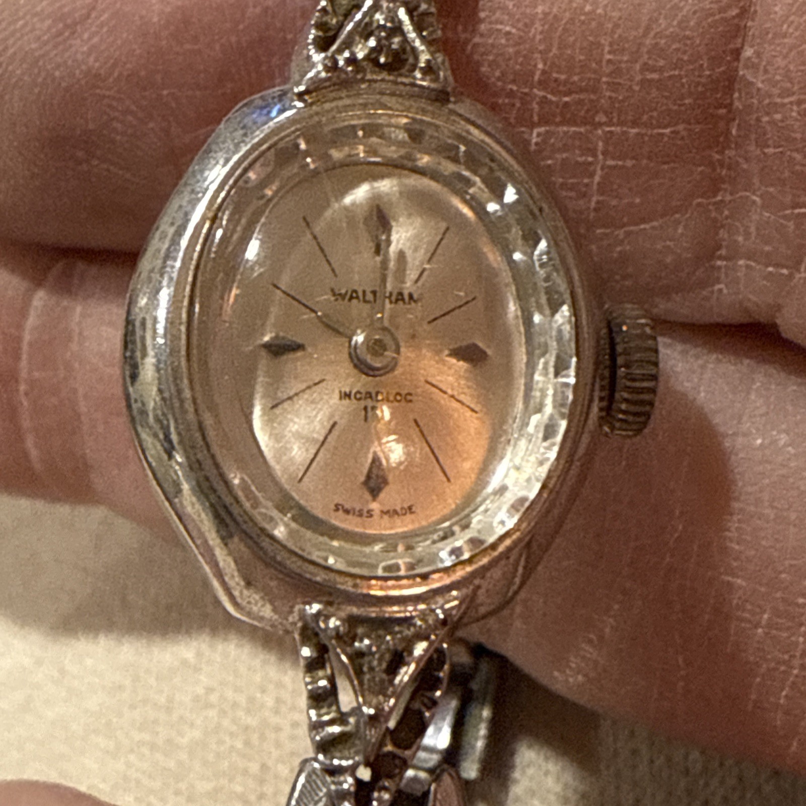 Vintage Waltham Mechanical Ladies Watch Incabloc 17 Clasp Won’t Snap WORKS!
