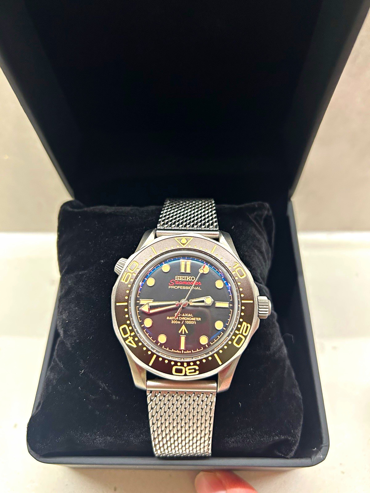 Seiko Seamaster 007 – Automatic Diver 300m Black Dial 42mm Steel Mesh Box