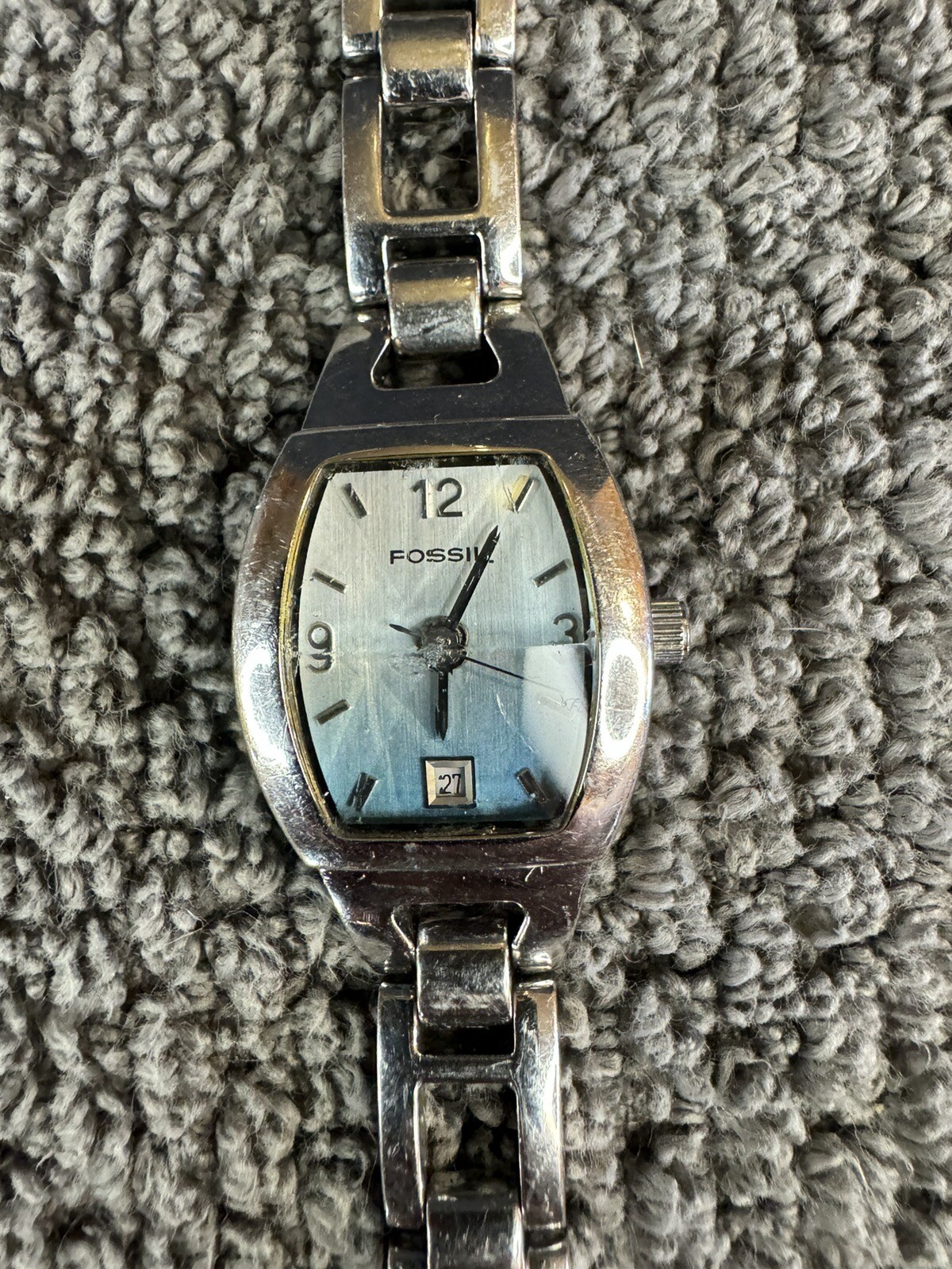 Fossil Watch F2 ES-1570 New Battery some scuffing on crystal see pic