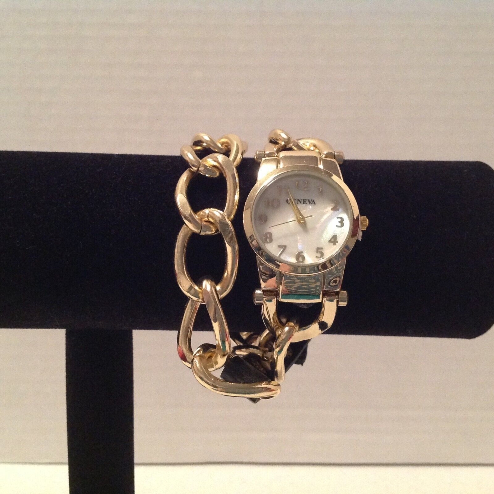 Geneva Women’s Watch Wrap Around Gold Tone Chain Long Snap Band Needs Battery