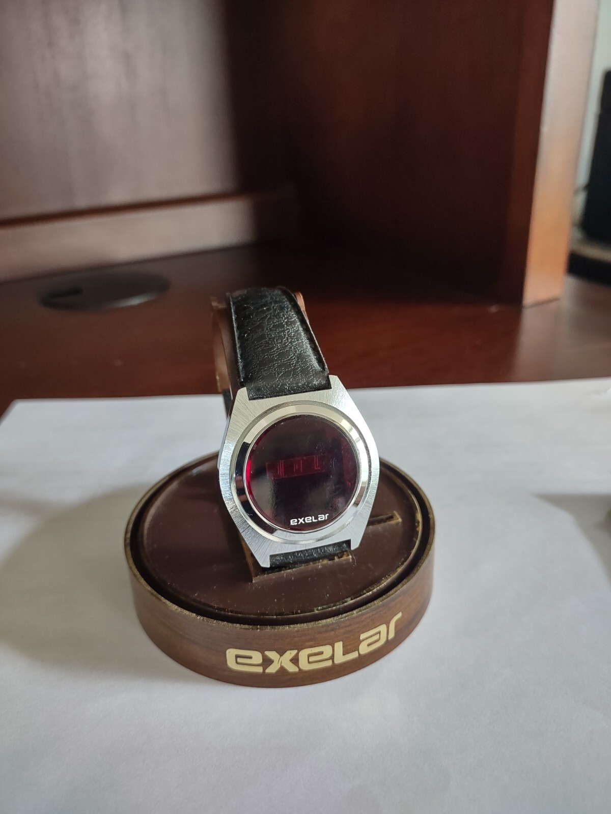 NSC Exelar LED Mens Watch TIME CAPSULE 1977 National Semi Conductor And Case