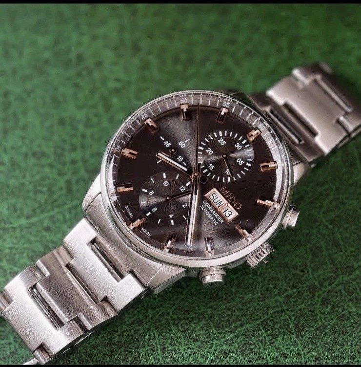 MIDO Commander II Chronograph Day/Date Gray Sunburst Dial M016.414.11.061.00