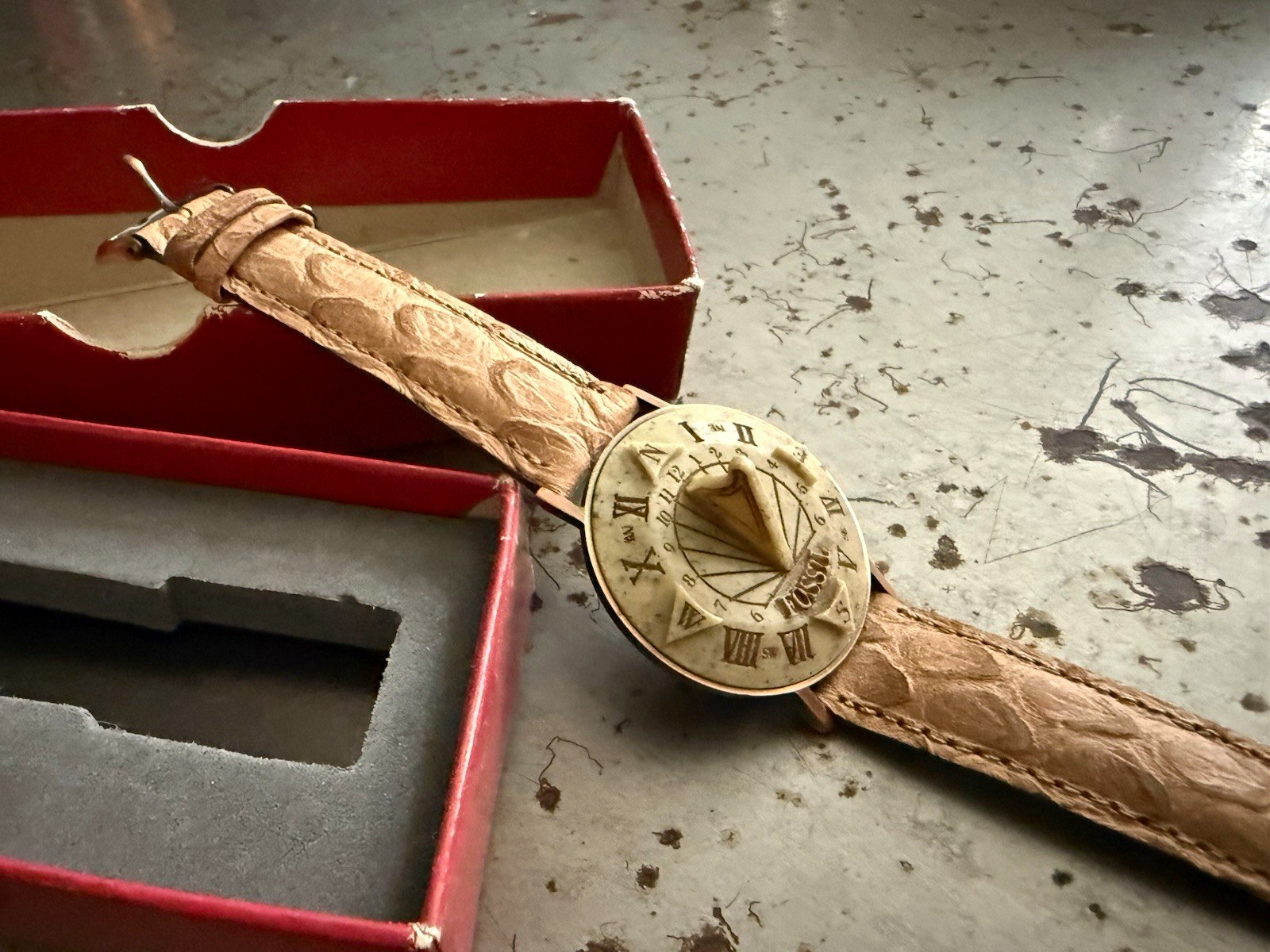 Fossil Sundial Limited Edition Rare Watch w/ Box. Vintage! Model SD-7620