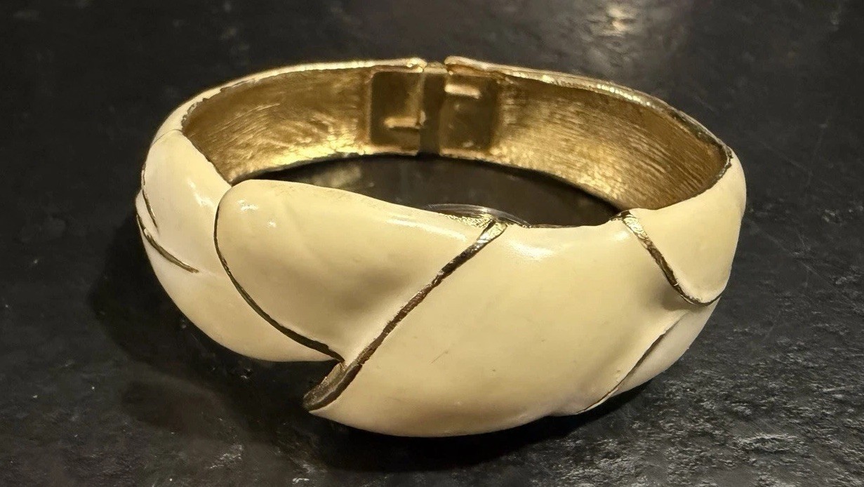 *RARE* VINTAGE Styletime 21-Jewel Manual Mechanical Bangle Watch Gold Ivory tone
