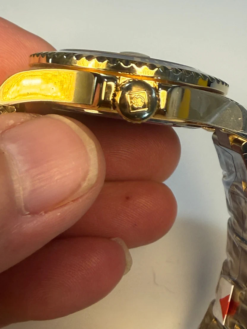 Invicta Mens Pro Diver Coastpath 26974 40mm Gold Dial Quartz Steel Bracelet