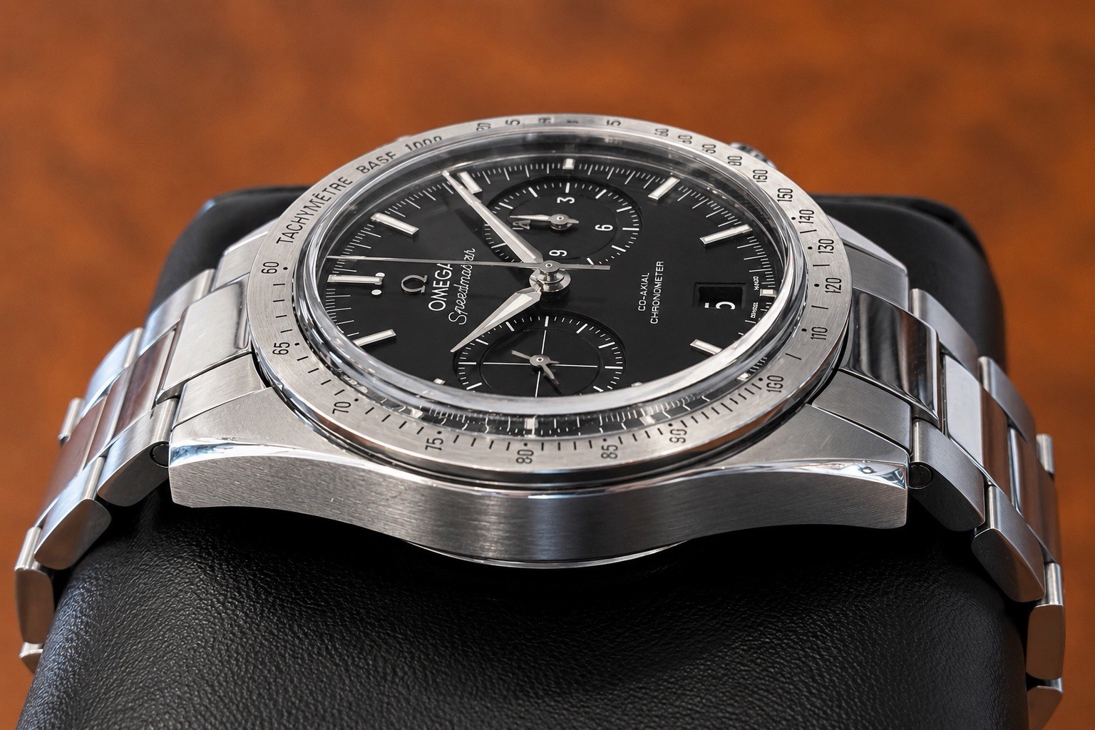 OMEGA Speedmaster Coaxial 57 41.5M 331.10.42.51.01.001 Black Dial B&P Mint