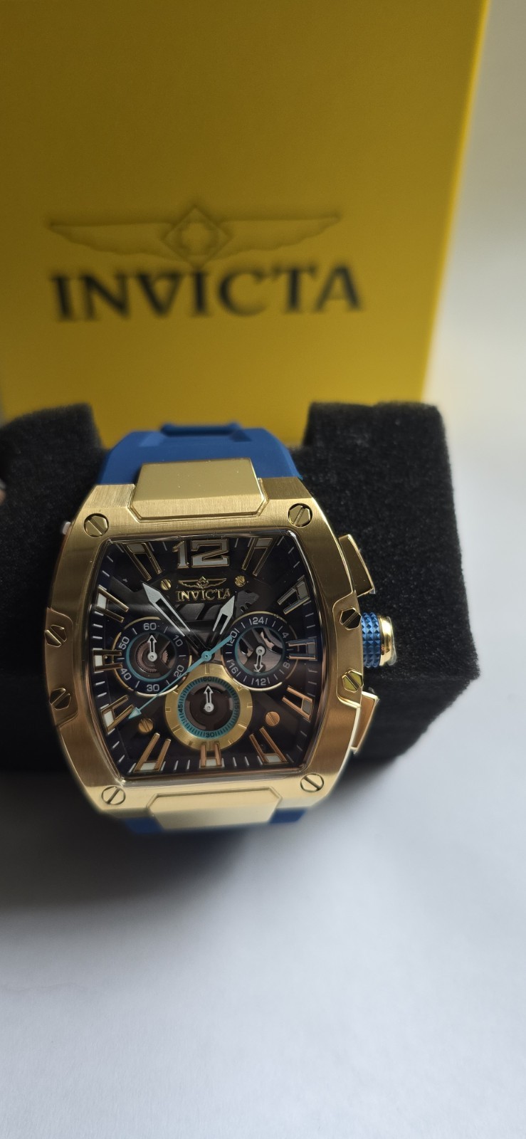 Invicta Racing 48469 Men’s Chronograph Watch Gold Tone Blue Silicone 43mm New