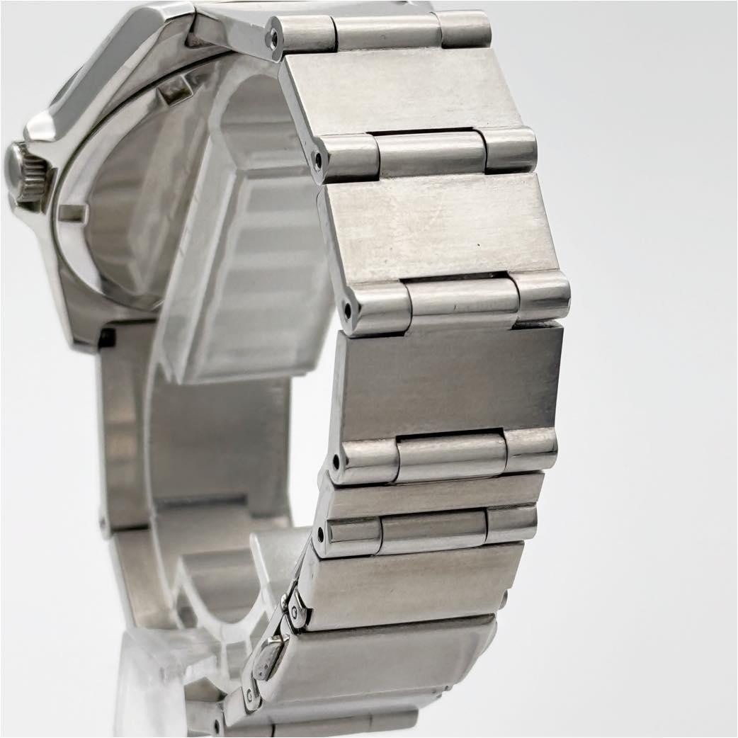 Paul Smith Closed Eyes Dial Quartz Stainless Steel Mens Watch 6038 Japan In hand