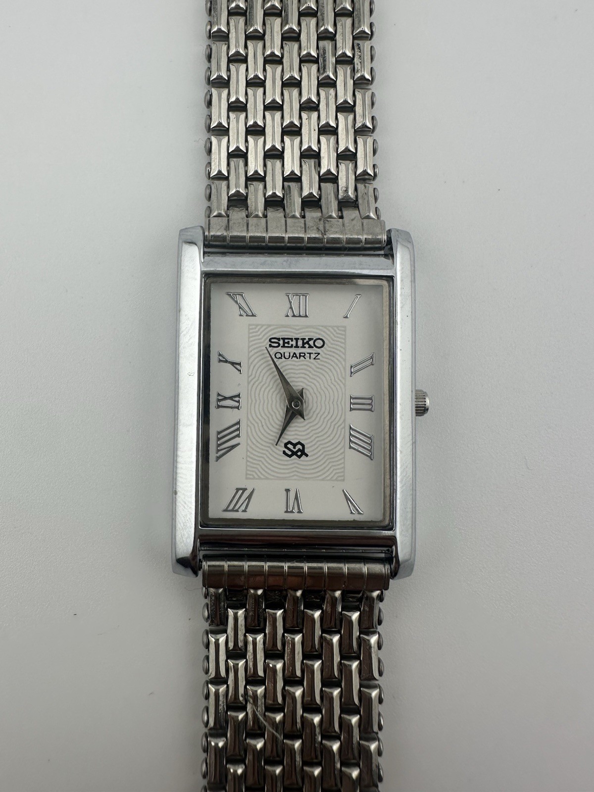 WHITE DIAL Vintage Seiko Slim Quartz men’s Wrist Watch